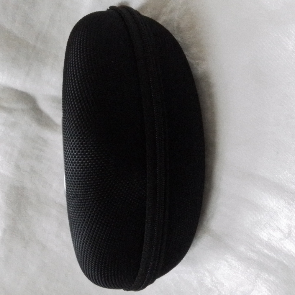 Oakley Sunglasses Case - Picture 2 of 5